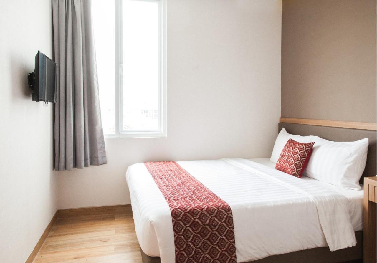 Grand Caman Hotel Bekasi Extérieur photo