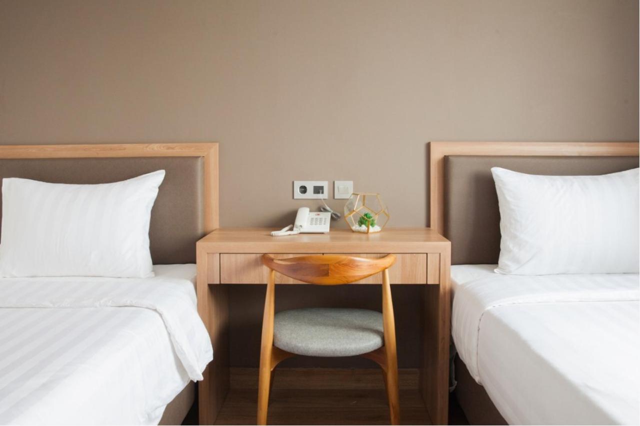 Grand Caman Hotel Bekasi Extérieur photo
