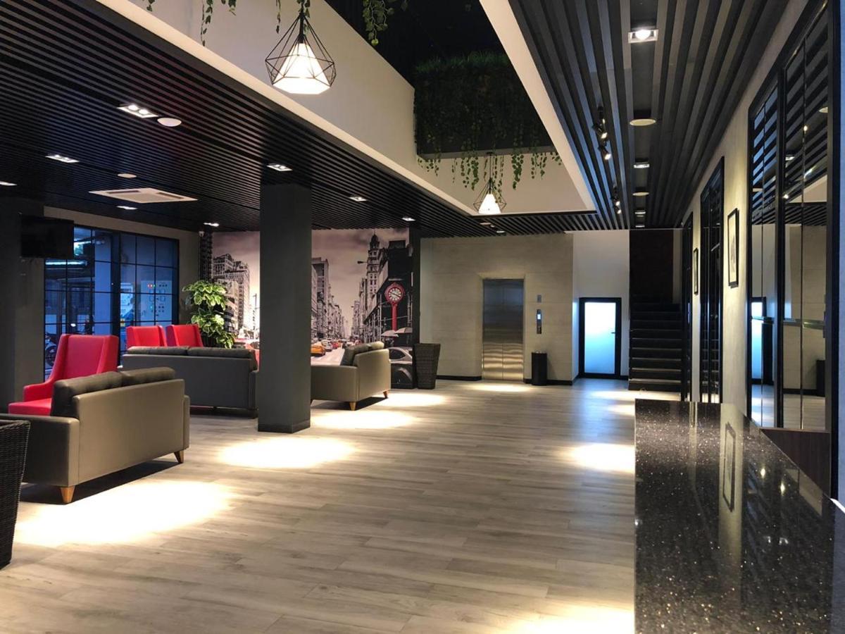 Grand Caman Hotel Bekasi Extérieur photo